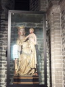 Статуя Девы Марии с Младенцем
